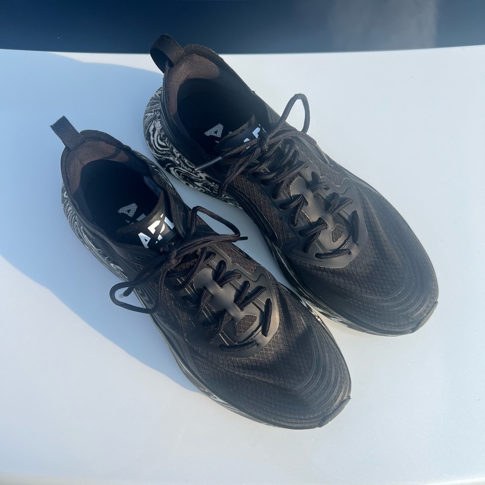 APL Streamline Black Sneakers